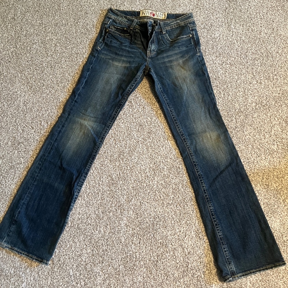 VIGOSS Ladies Size 7-8 Jeans inseam 31. The Chelsea Slim Boot Cut